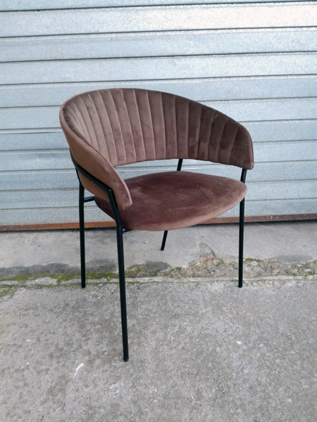 silla butaca terciopelo marron metal negro 45-73x59x48 (22eu) 10u